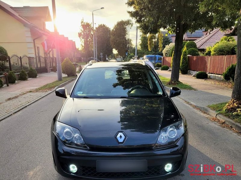 2010' Renault Laguna photo #3