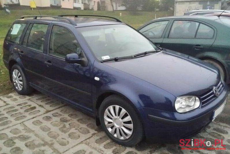2003' Volkswagen Golf photo #1
