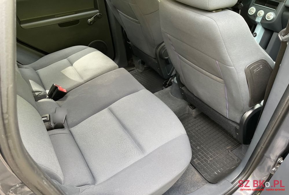 2007' Mitsubishi Colt photo #6