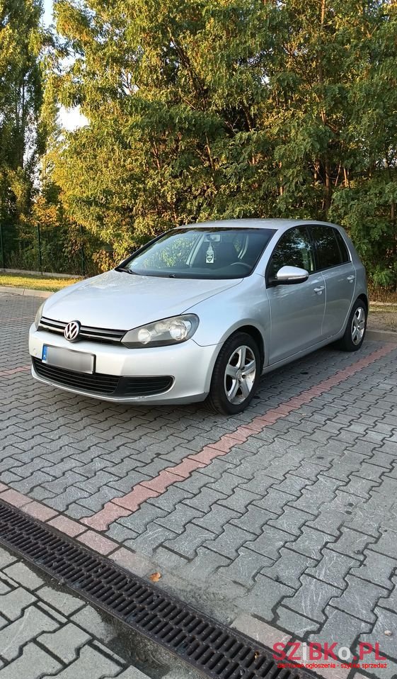 2010' Volkswagen Golf photo #1