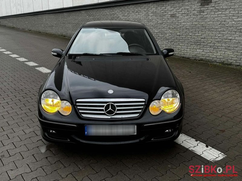 2006' Mercedes-Benz C-Class photo #2