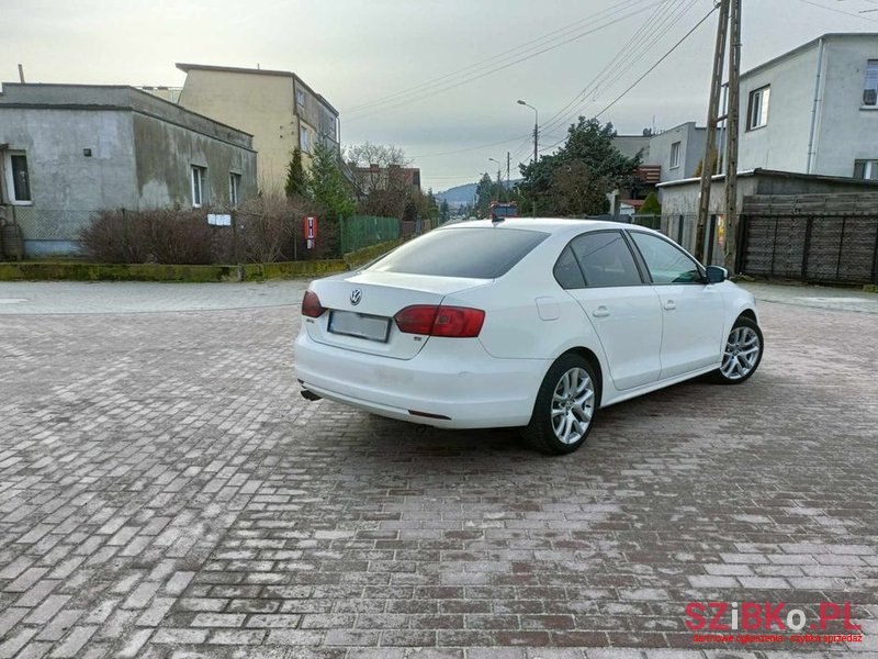 2014' Volkswagen Jetta 1.8T Se photo #2