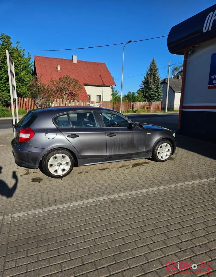 2005' BMW 1 Series 116I photo #4