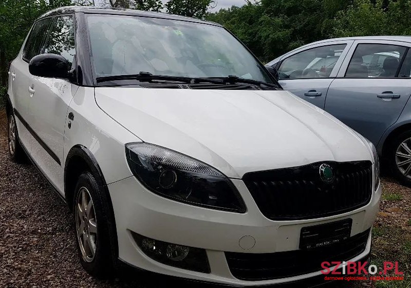 2012' Skoda Fabia photo #1