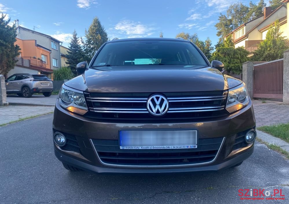 2011' Volkswagen Tiguan photo #1