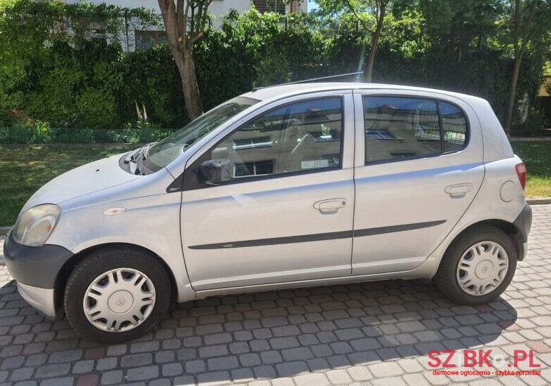2002' Toyota Yaris photo #1