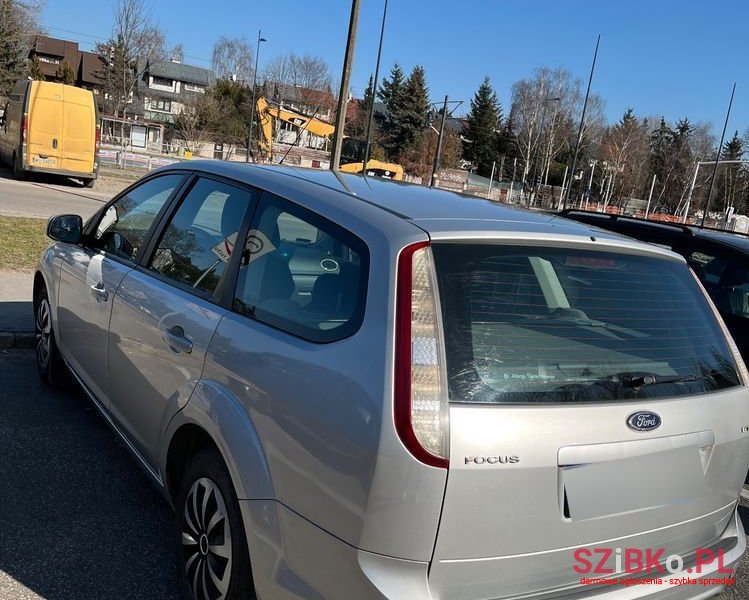 2009' Ford Focus photo #4