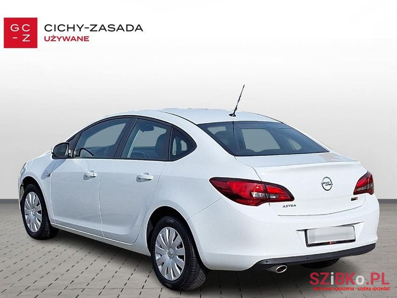 2018' Opel Astra photo #3