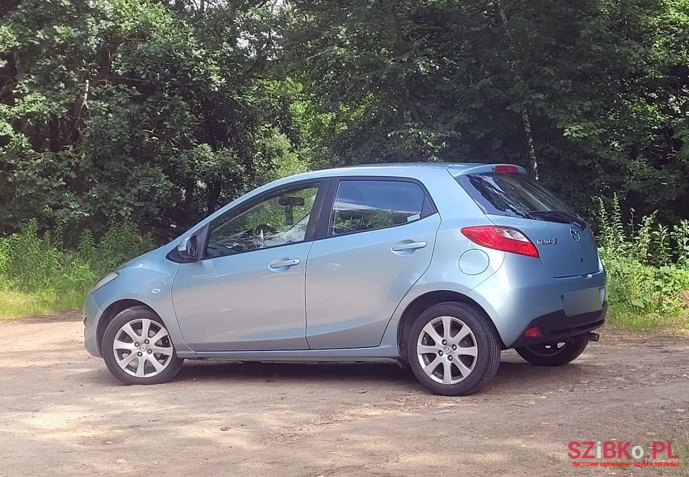 2011' Mazda 2 1.3 Kirei photo #5