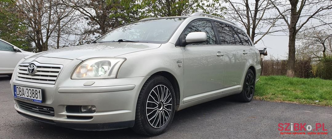 2005' Toyota Avensis photo #3