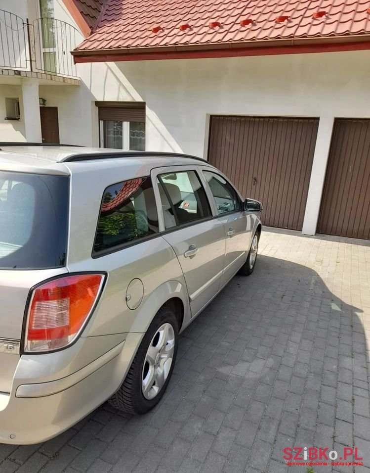 2008' Opel Astra photo #4