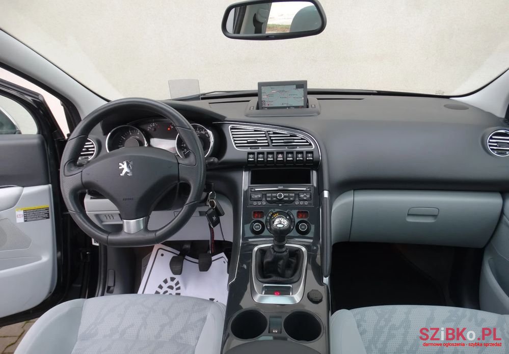 2011' Peugeot 3008 1.6 Premium+ photo #2
