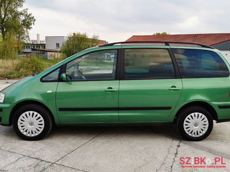 2002' Volkswagen Sharan photo #2