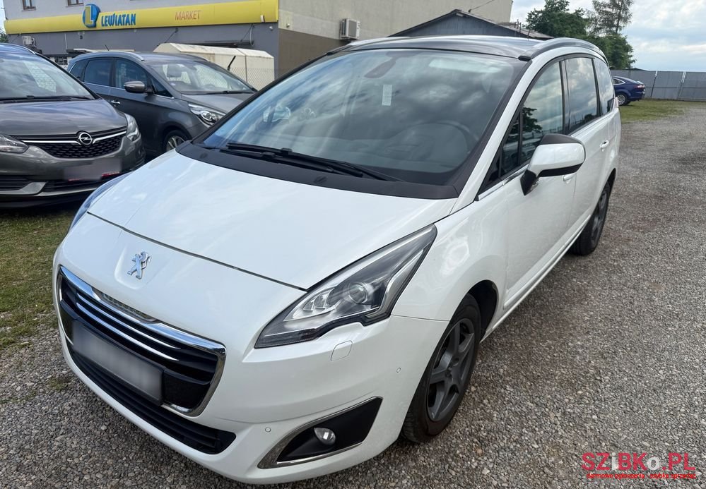 2016' Peugeot 5008 photo #1