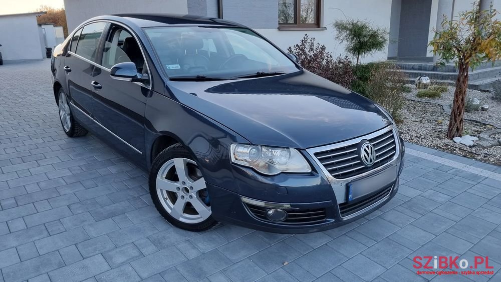 2008' Volkswagen Passat photo #3
