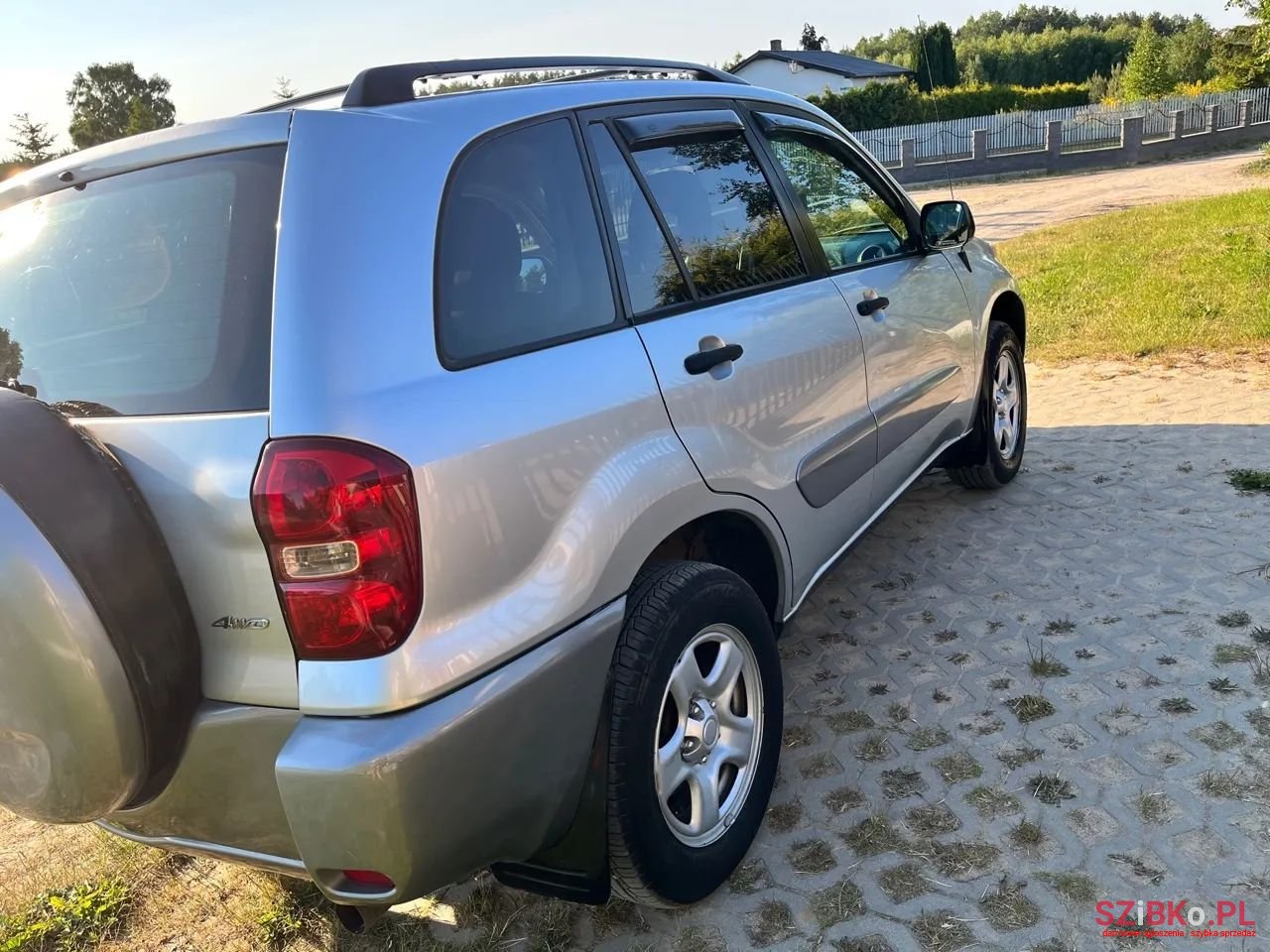 2005' Toyota RAV4 photo #3