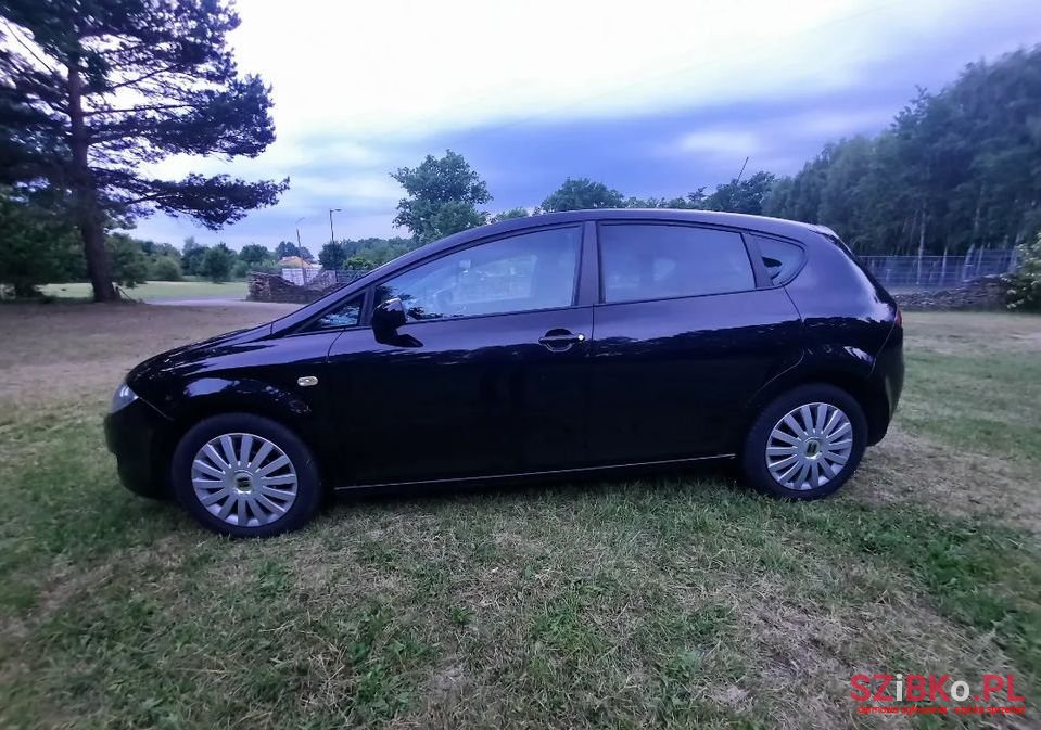 2006' SEAT Leon photo #2