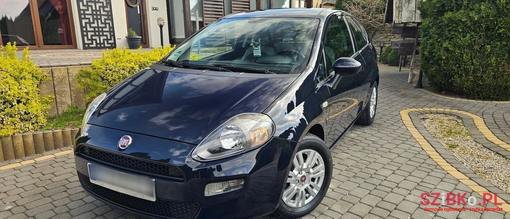 2012' Fiat Punto photo #1