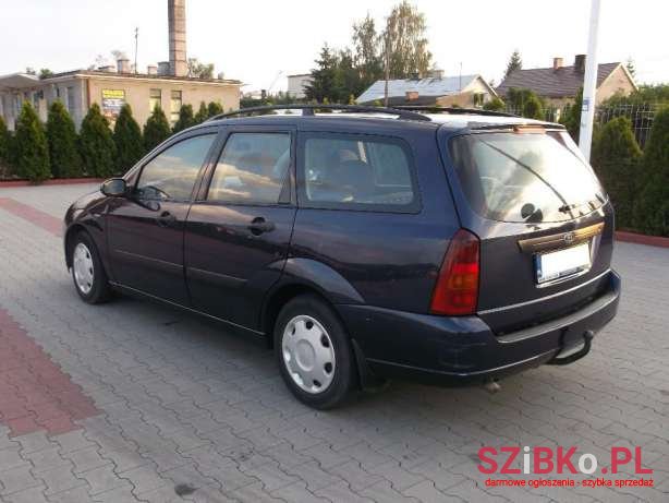 2000' Ford Focus photo #2