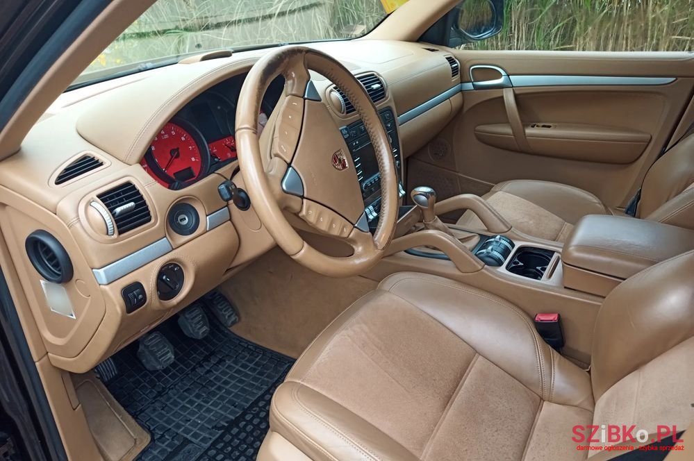 2008' Porsche Cayenne Standard photo #6