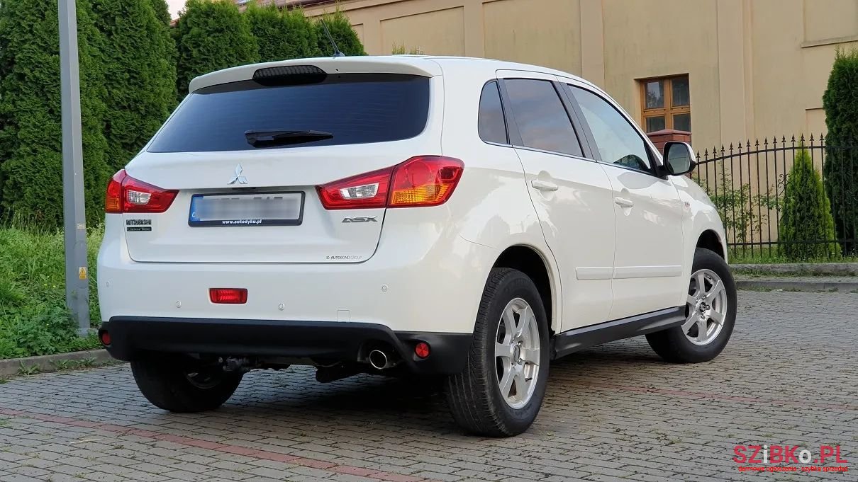 2015' Mitsubishi ASX photo #5