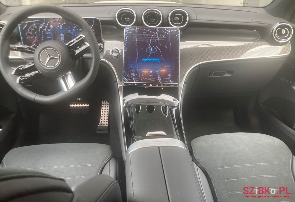2024' Mercedes-Benz GLC photo #5