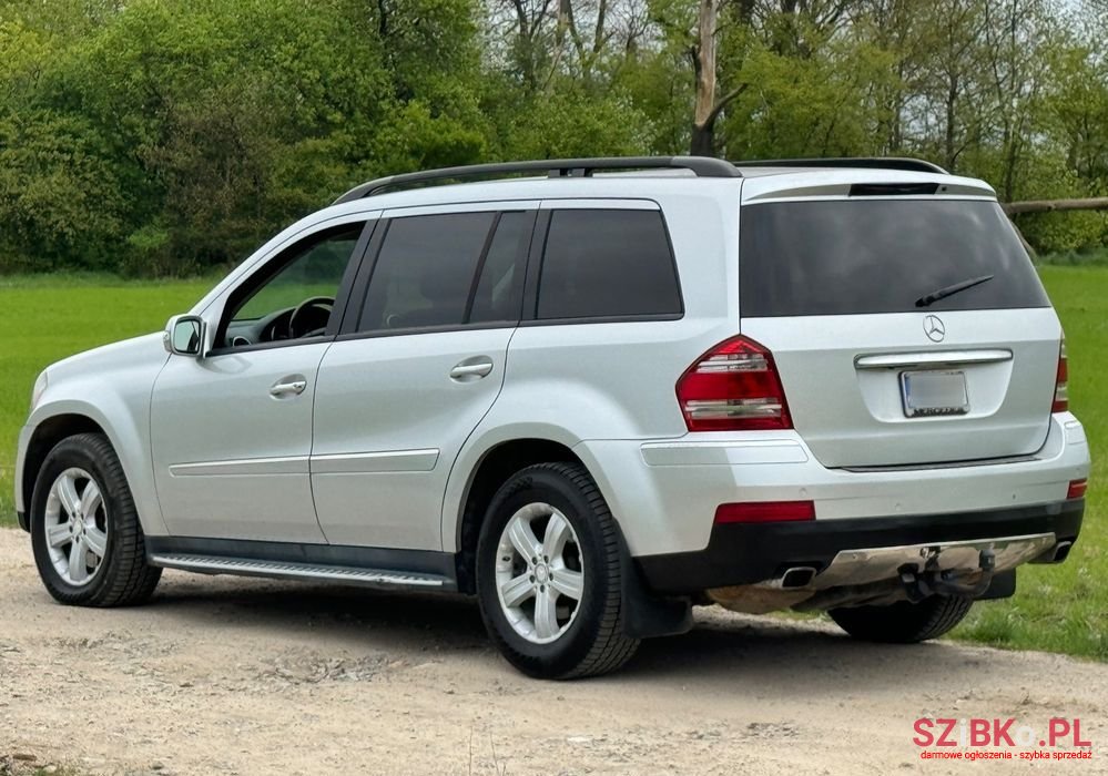 2008' Mercedes-Benz GL photo #3