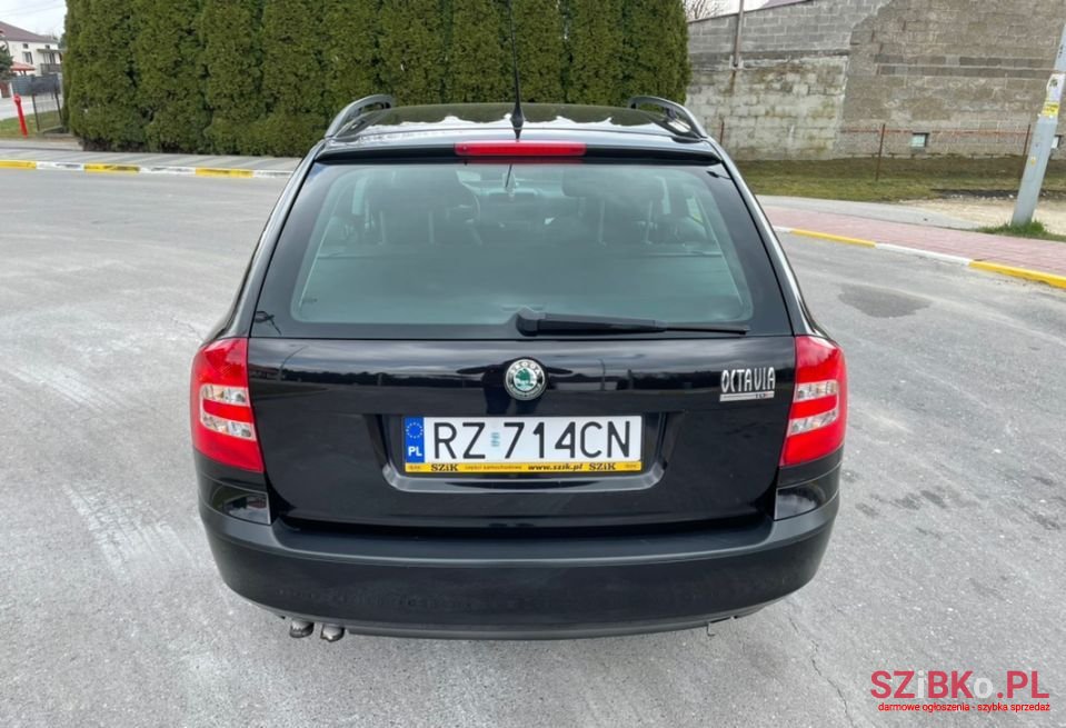 2009' Skoda Octavia photo #6