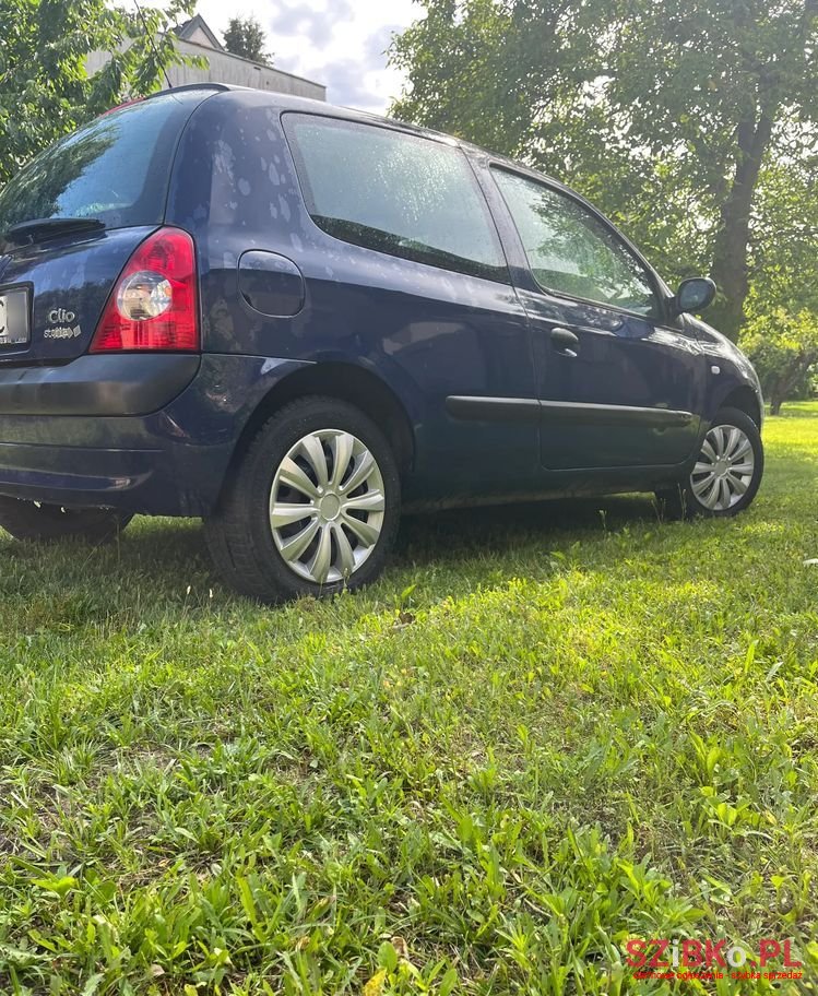 2006' Renault Clio photo #2