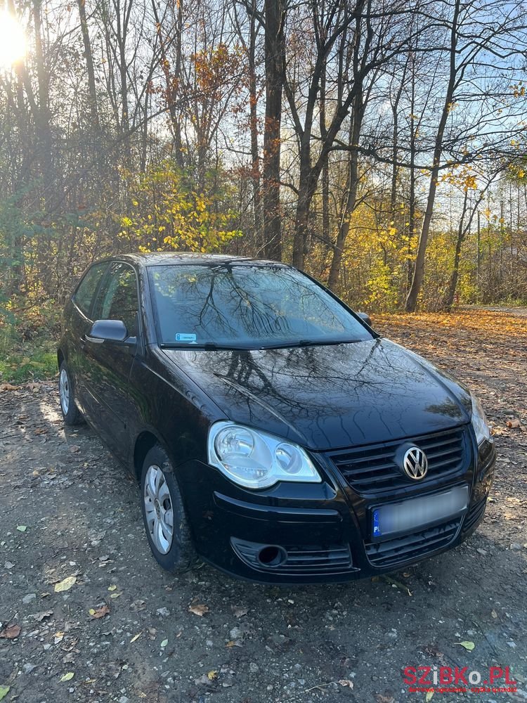 2005' Volkswagen Polo photo #1