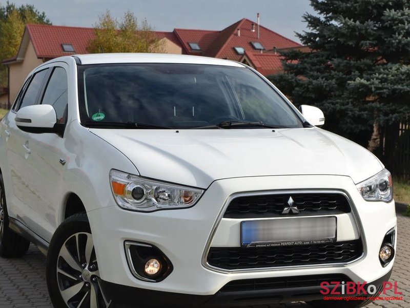 2015' Mitsubishi ASX photo #3