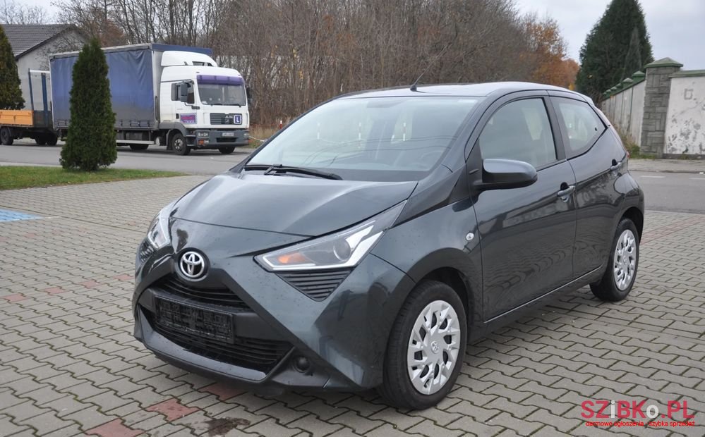 2019' Toyota Aygo X-Clusiv photo #2