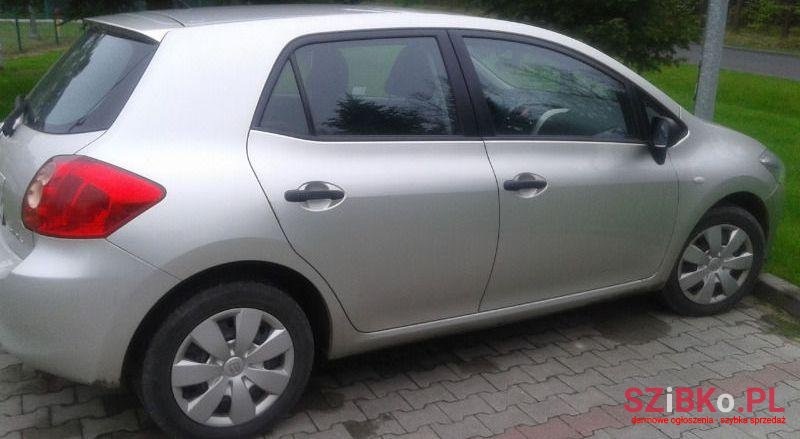 2009' Toyota Auris photo #1