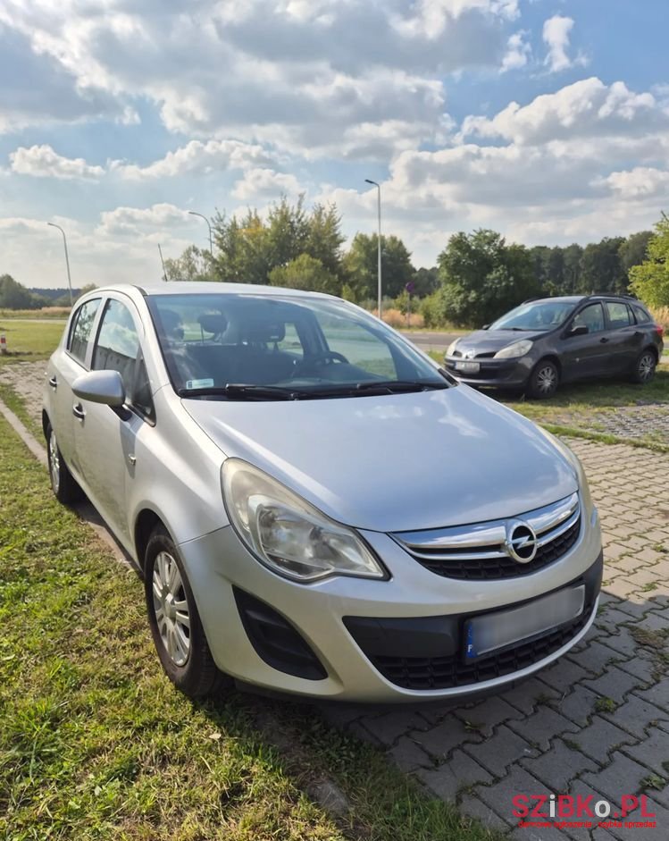 2011' Opel Corsa photo #2