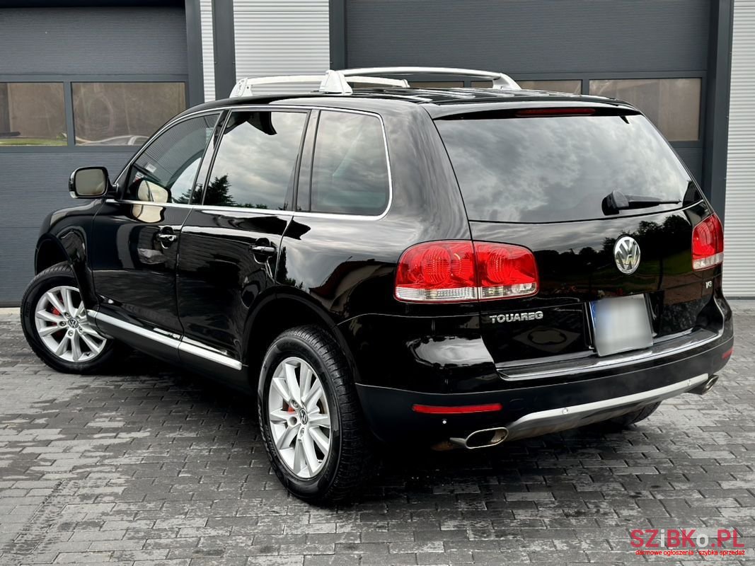 2004' Volkswagen Touareg photo #2