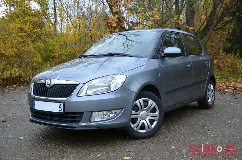 2012' Skoda Fabia photo #2