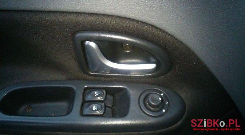 2008' Renault Thalia 1,4 16V photo #2