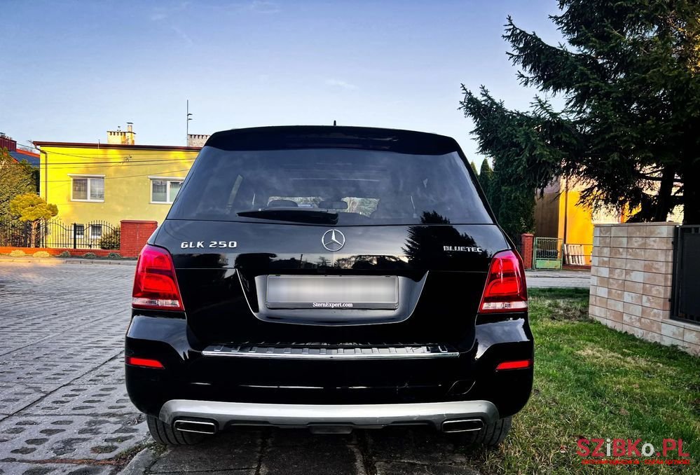 2015' Mercedes-Benz GLK 220 photo #6