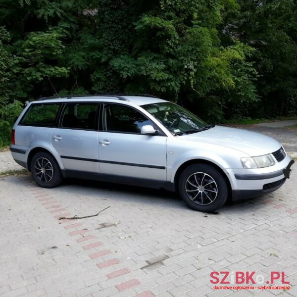 2000' Volkswagen Passat photo #1