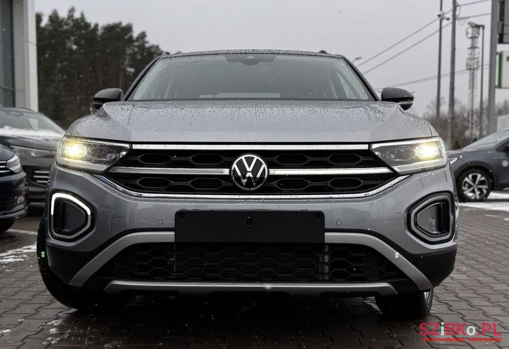 2024' Volkswagen T-Roc photo #1