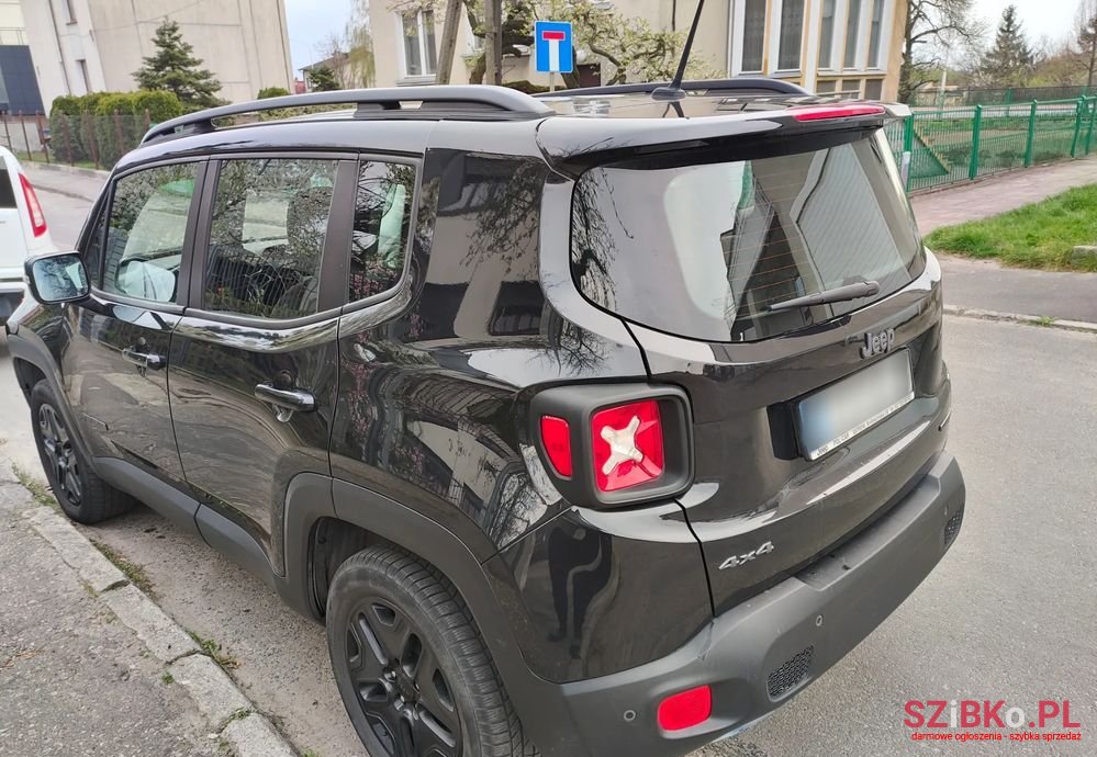 2016' Jeep Renegade photo #4