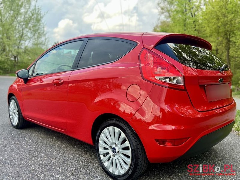 2010' Ford Fiesta photo #4
