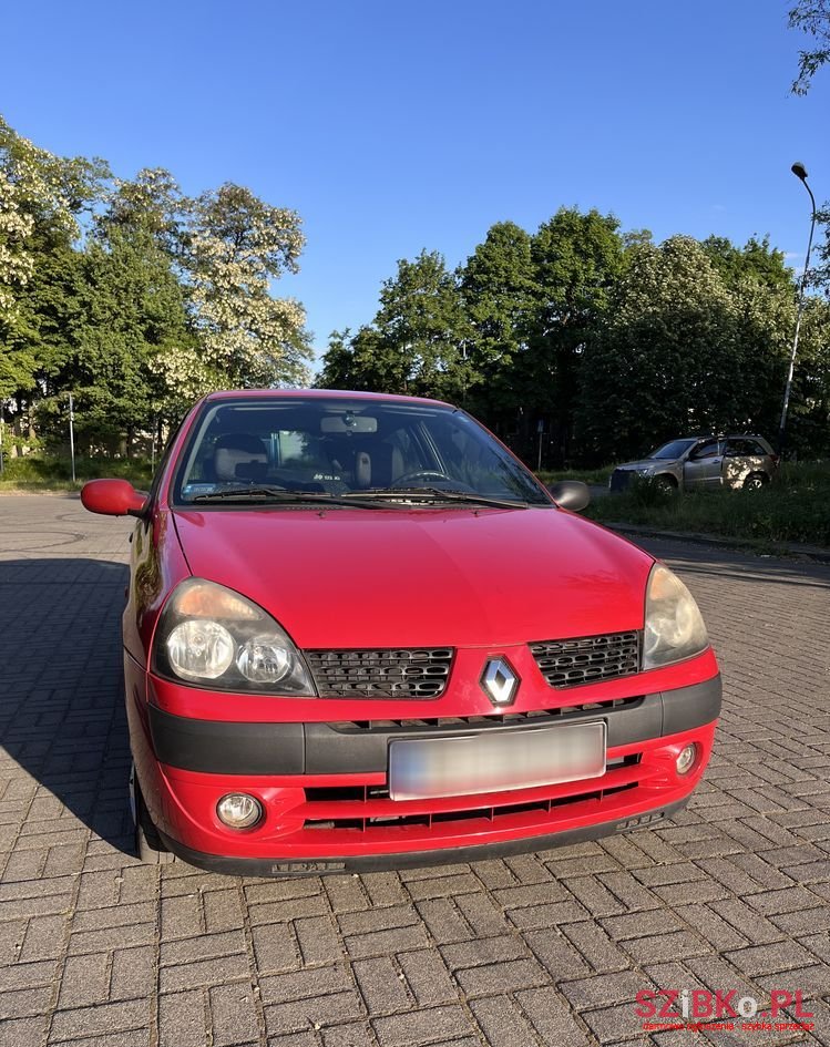 2002' Renault Clio photo #2