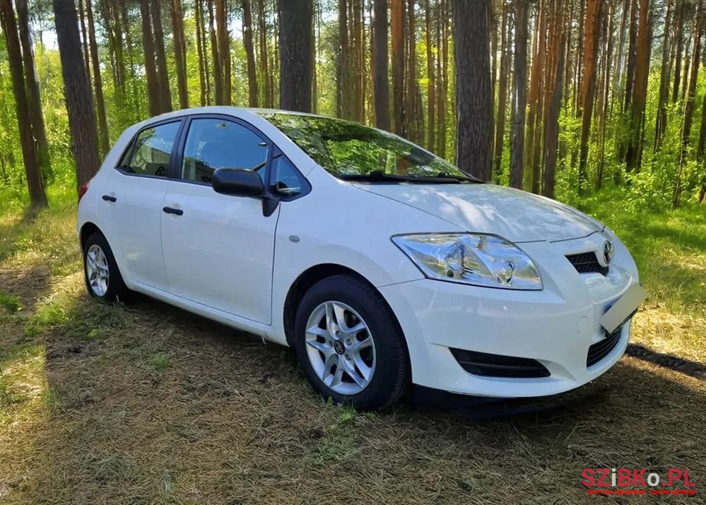 2008' Toyota Auris 2.0 D-4D Luna photo #2