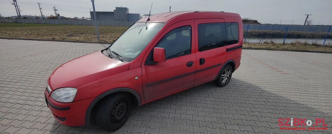 2010' Opel Combo photo #1