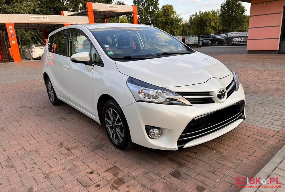 2014' Toyota Verso photo #2