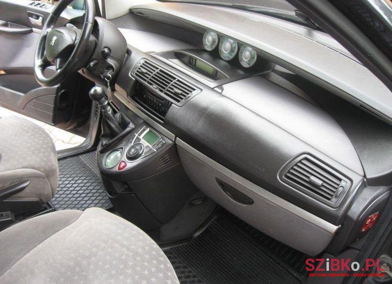 2004' Peugeot 807 photo #1