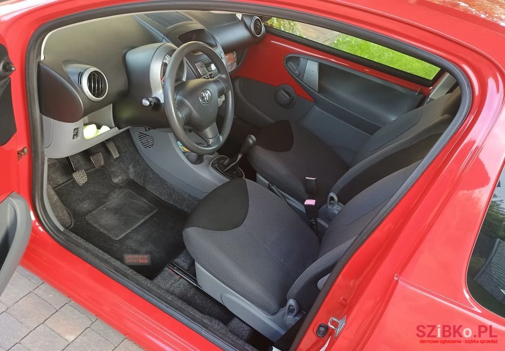 2008' Toyota Aygo photo #6