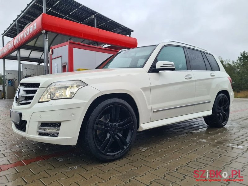 2010' Mercedes-Benz GLK photo #5