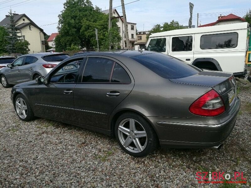 2008' Mercedes-Benz Klasa E photo #3